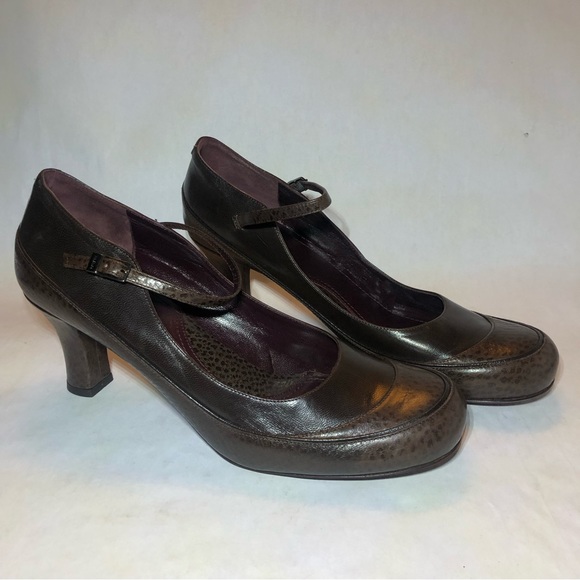 Via Spiga finely crafted Italian leather pump w/ ankle strap. Brown. Mary Jane. - Picture 1 of 14
